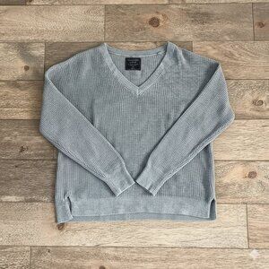 Abercrombie & Fitch Gray V-Neck Women's Sweater XS